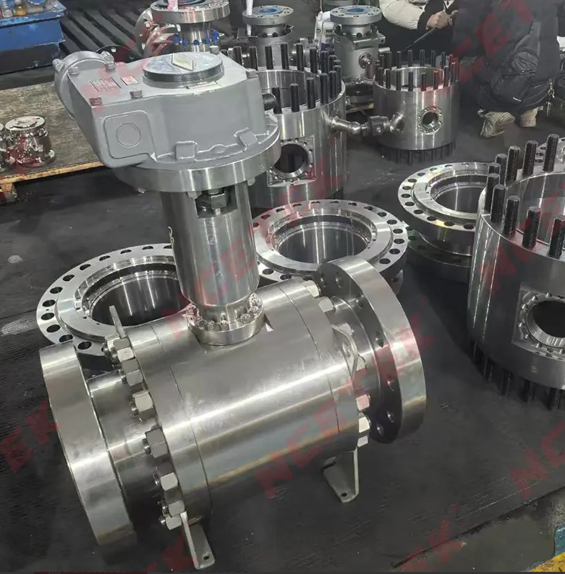 Какие факторы следует учитывать при проектировании криогенного шарового крана